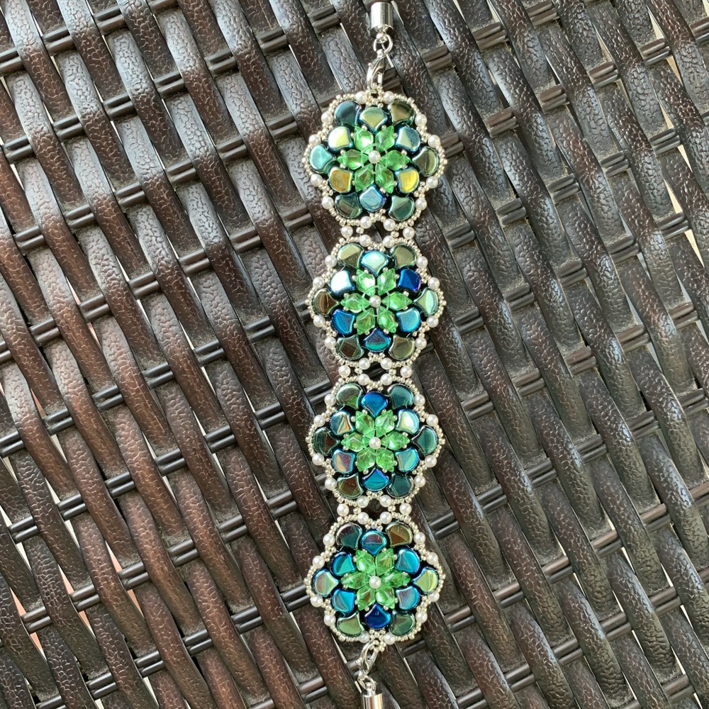Gorgeous handcrafted Czech Republic glass bead bracelet.